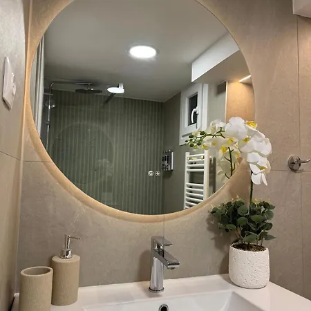 Uptown Urban Bliss Apartament