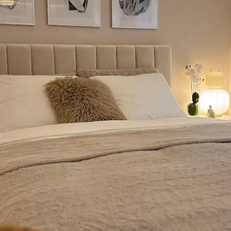 Uptown Urban Bliss Apartament *